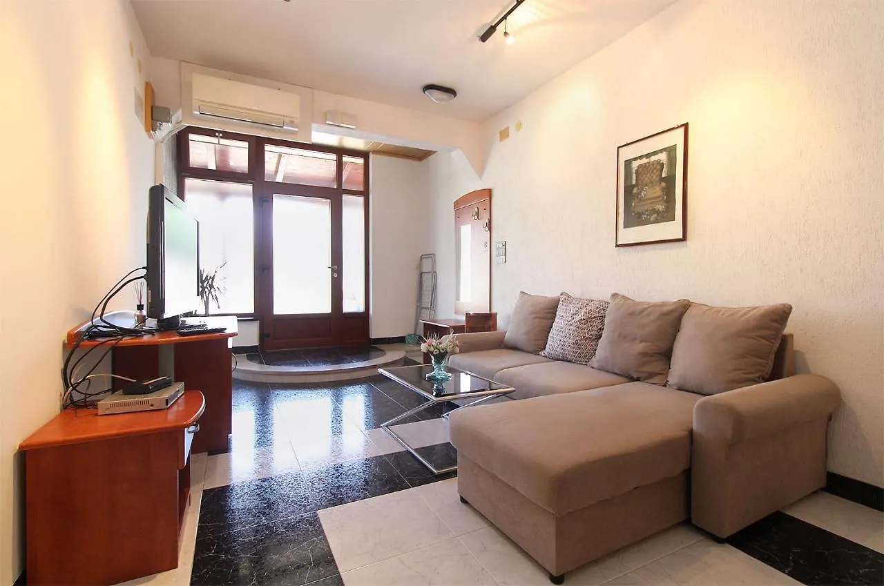 Apartment Pula 2281